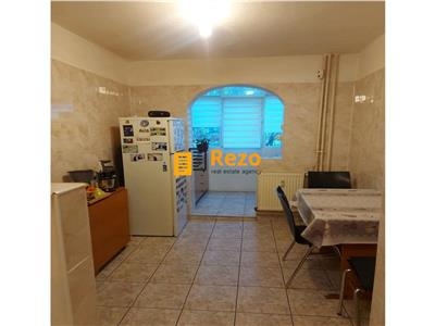 APARATORII PATRIEI APARTAMENT 3 CAMERE