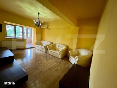 Apartament 3 camere, Decomandat, Zona Mall