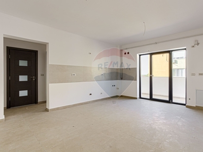 Apartament 3 camere vanzare in bloc de apartamente Arad, UTA