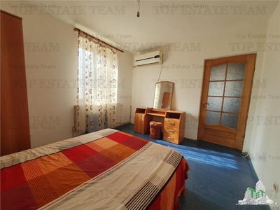 Apartament cu 3 camere decomandat Agigea central