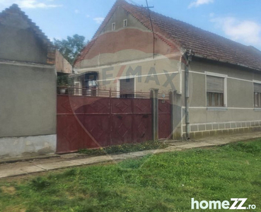 Casă / Vilă cu 4 camere de vânzare in Simand