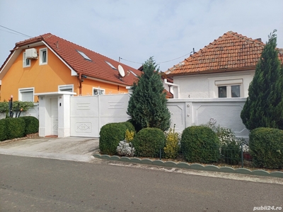 Casa ( pensiune) de vânzare cu 7 camere Un Bungalow si casa bătrâneasca la 2,3 km de Băile Felix