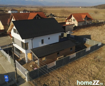 Casa de vanzare in Sibiu - 2 locuri de parcare inscrise in C