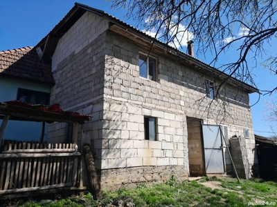 Casa de vânzare zona de munte comuna Rosia , județul Bihor