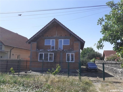 Vând casă în Becicherecu mic sau schimb cu apartament