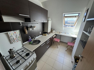 Apartament 3 camere, 81 mp de vanzare CART. MICRO 16