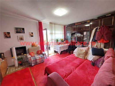 Apartament 3 camere de vanzare in Cluj, zona Manastur, 168500 eur