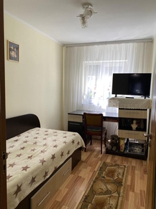 Apartament 3 Camere Situat In Zona Bucovina , Parter Cu Extindere , Mobilat
