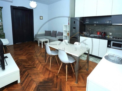 Apartament 3 camere, ultrafinisat, mobilat lux, 121 mp, parcare, zona centrala