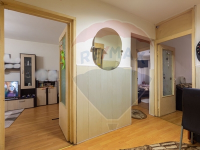 Apartament 3 camere vanzare in bloc de apartamente Sibiu, Medias, Vitrometan