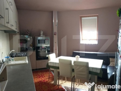 Apartament cu 2 camere, 52 mp, decomandat, Dambovita