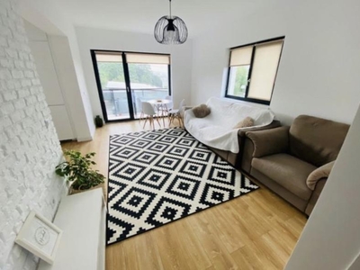 Apartament de 3 camere, semidecomandat, 58mp+terasa, zona Taietura Turcului