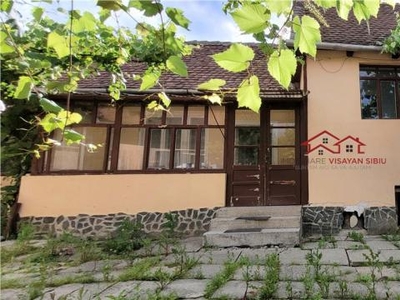 Casa com.Poplaca,la 8 km de oras Sibiu