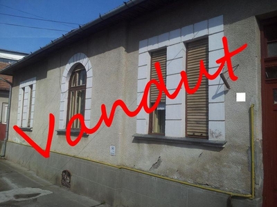 Casa De Vanzare- 85000 eur - Alba Iulia - Zona Centru