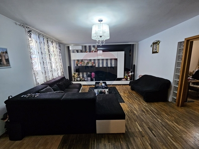Casavila 5 camere vanzare in Bucuresti, Petricani
