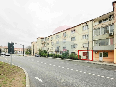 Spatiu comercial 33.55 mp vanzare in Bloc de apartamente, Bihor, Oradea, Central