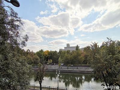 Apartament 4 camere, 128 mp, Izvor, vedere Palatul Parlamentului, vizavi de parc