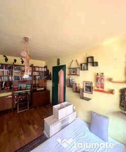 Apartament 2 camere, etaj intermediar, zona Horea