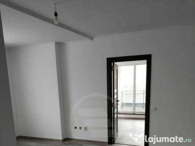 Apartament 3 camere decomandat IRIS