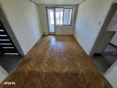 Reducere - Pret! Apartament cu 2 camere in Onesti, etaj intermediar