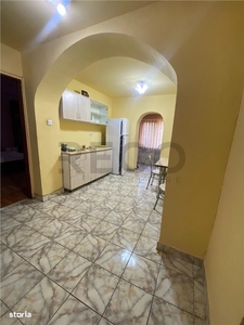 RECO Apartament 3 camere, decomandat, zona Rogerius