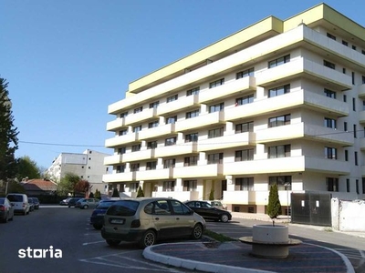 Vand apartament doua camere