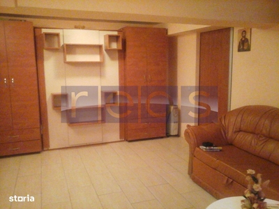 Apartament cu 3 camere, direct proprietar