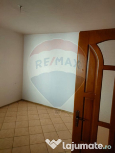 Apartament cu 2 camere de vânzare în zona Central