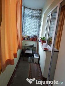 Apartament cu 3 camere Etaj 2 - Zona Marasesti