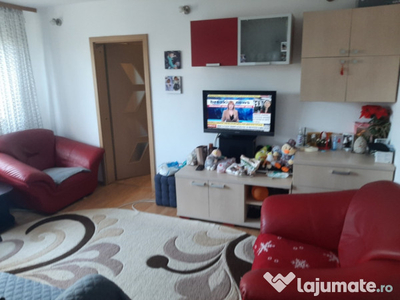 Apartament cu doua camere în micro 9 zona caraiman