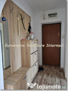 Apartament de inchiriat cu 4 camere decomandat zona Tomis 3 Constanta