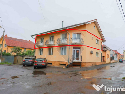 Apartament la Casă, 3 Camere de Închiriat, Zona Case Ve...