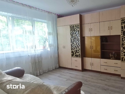 Apartament cu 3 camere de vanzare in zona Bulevardul Decebal