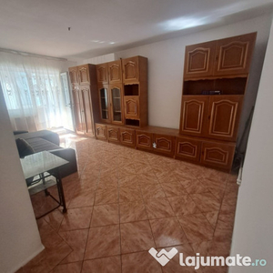 De inchiriat apartament 3 camere , mobilat, utilat , 1250 lei