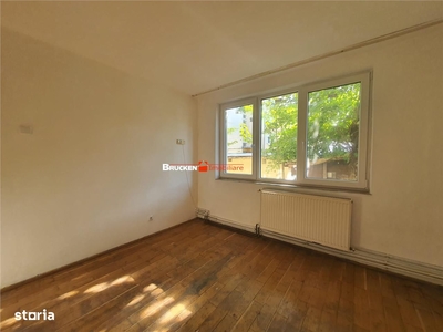 De vanzare apartament cu 3 camere