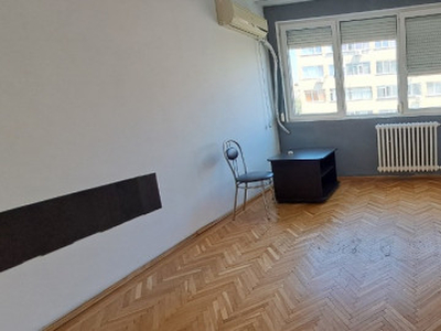 Drumul Taberei,metrou Raul Doamnei apartament 3 camere LIBER