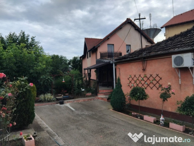 Proprietate cu 2 cladiri in Chisineu Cris - ID : RH-41243-property