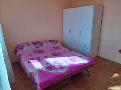 O camera in apartament cu 2 camere in zona Sovata, Aluminei