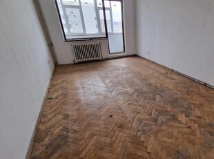 3 camere, decomandat, 72 mp, de vanzare apartament in zona Alexandru cel Bun, Piata Voievozilor, Cod 156288