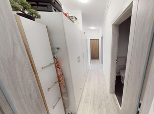 Apartament 2 camere, decomandat, zona Calea Cisnadiei