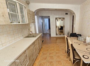 Apartament 3 camere in Onești zona de sus blocuri noi la super pret.