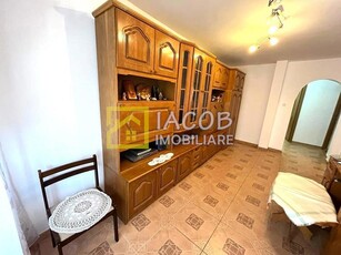 Apartament 4 camere, zona Piata Sud, Bacau