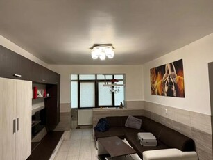 Apartament cu 2 camere, etajul 1/4, zona Gara