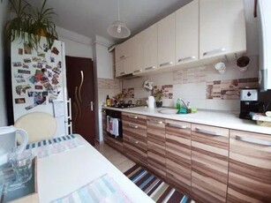 Apartament cu 2 camere, zona Podu Ros