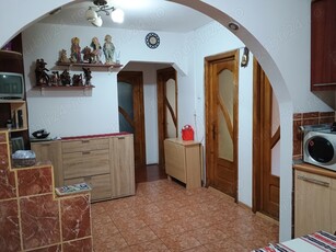 Apartament cu 3 camere