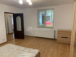 Apartament cu doua camere de inchiriat, zona centrala