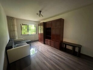 Apartament de 2 camere decomandat, zona Alexandru cel Bun