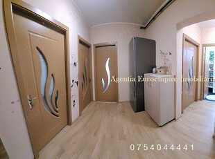 Apartament de vanzare in Constanta, Far - 4 camere, 77mp