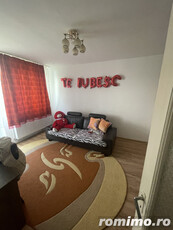 De vanzare apartament cu 3 camere, 68mp, 2 balcoane, et. intermediar