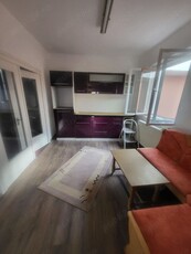 Direct proprietar vând casa în zona ULTRACENTRALA mobilată